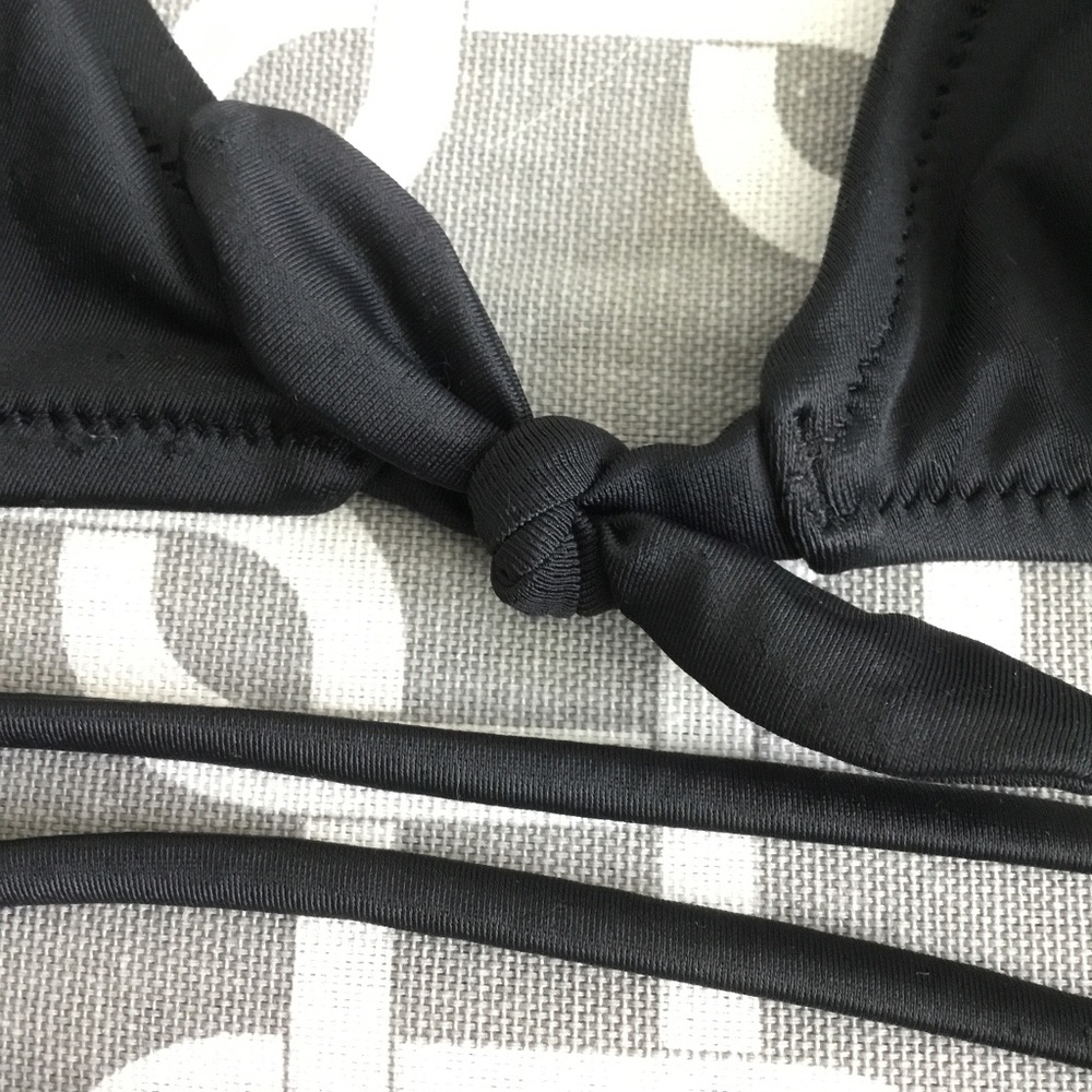 Victoria Secret Bikini - Picture 3 of 5